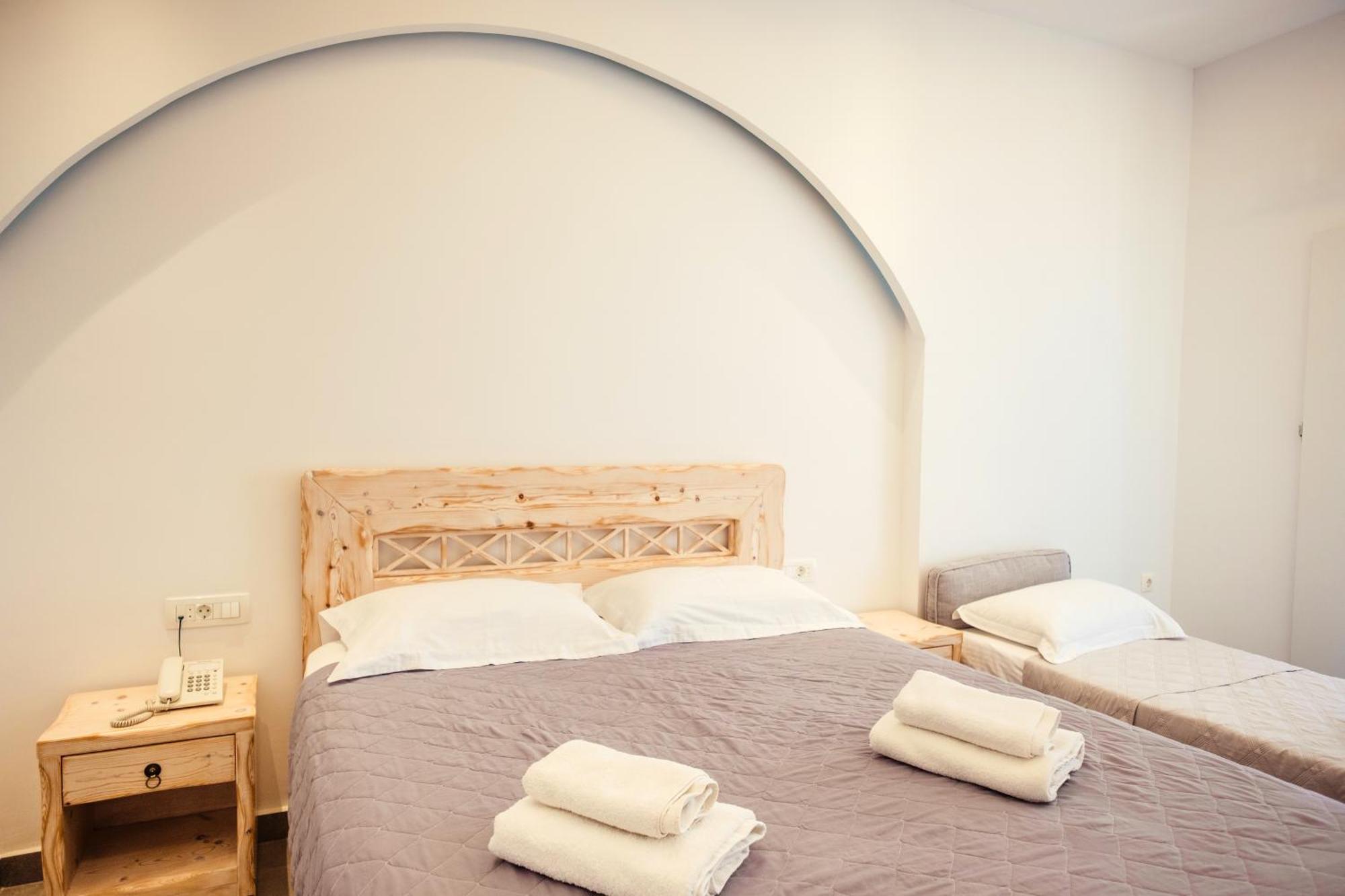 Cyclades Hotel Karterados (Santorini)