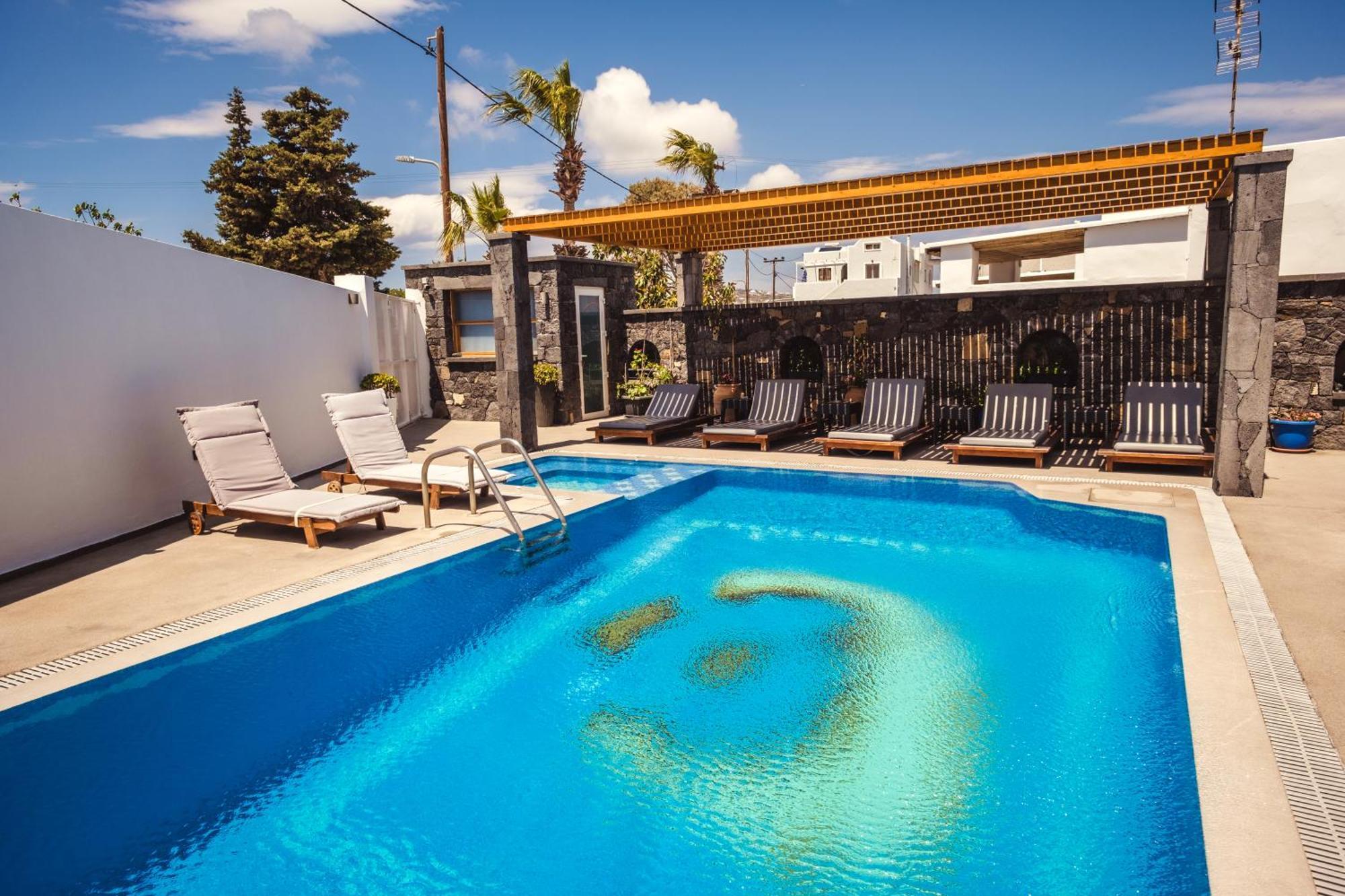 Cyclades 3* Karterados (Santorini)