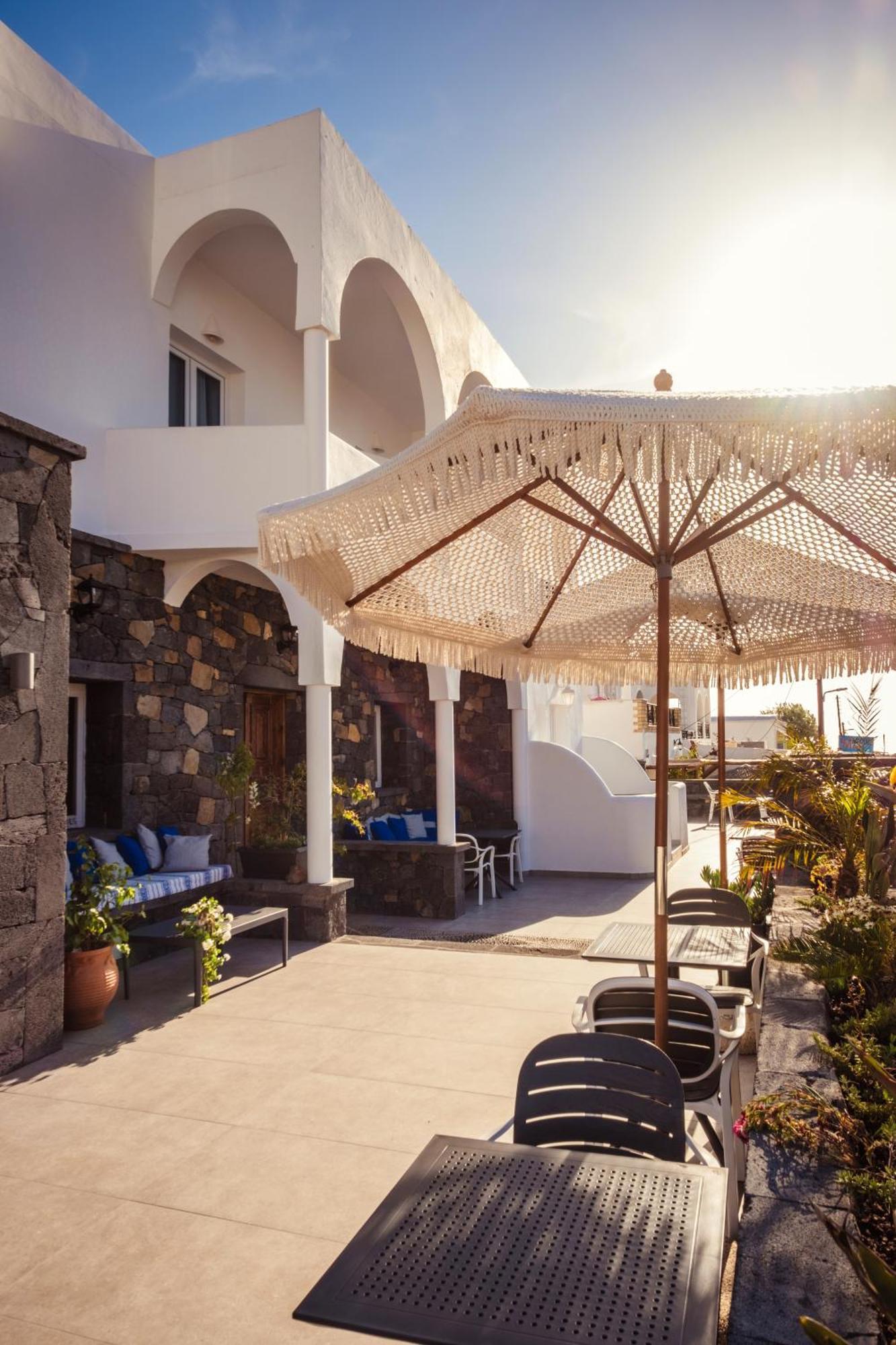 Cyclades 3* Karterados (Santorini)