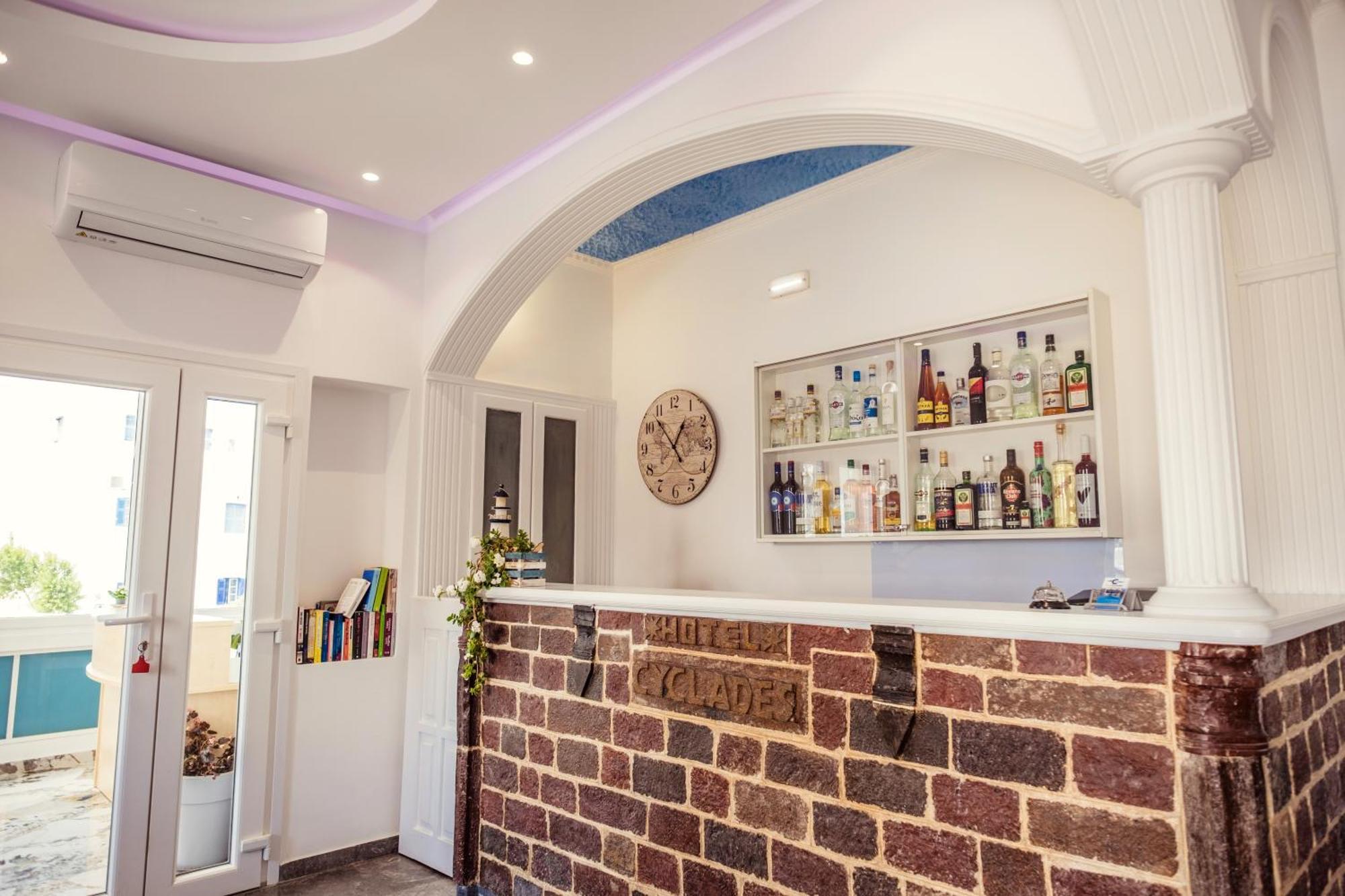Hotel Cyclades 3*